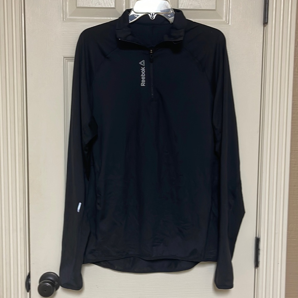 Reebok pullover size medium. Great condition!